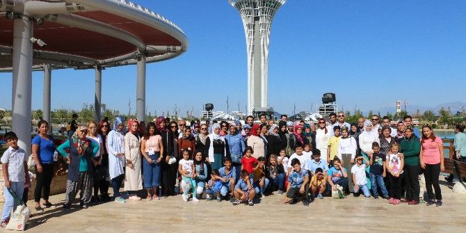 Sevim Karaloğlu, 130 Çocukla Birlikte Expo’yu Gezdi.