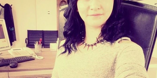 12. Kattan Atlayarak İntihar Eden 17 Yaşındaki Genç Kız Toprağa Verildi