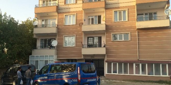 Balkondan Düşen Kadınlardan Biri Öldü