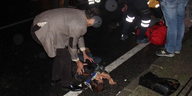 İki Genç Kıza Karşıdan Karşıya Geçerken Otomobil Çarptı