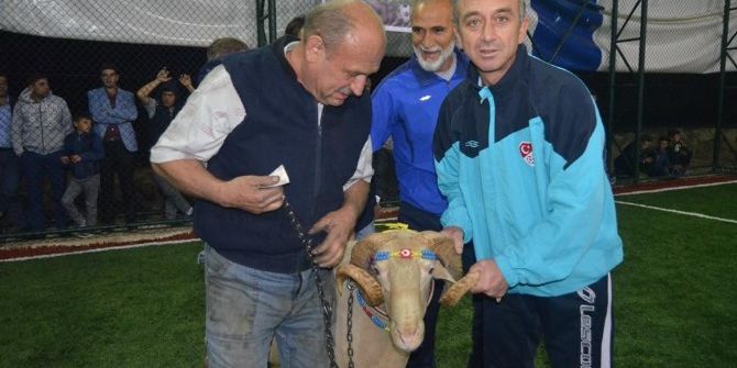 Turnuvanın Şampiyonuna Koç Verilecek