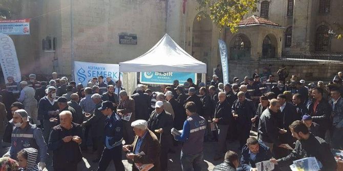 Kütahya’da Stk’lardan Aşure İkramı