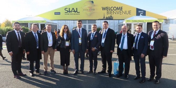 Paris’e Gaib Damgası