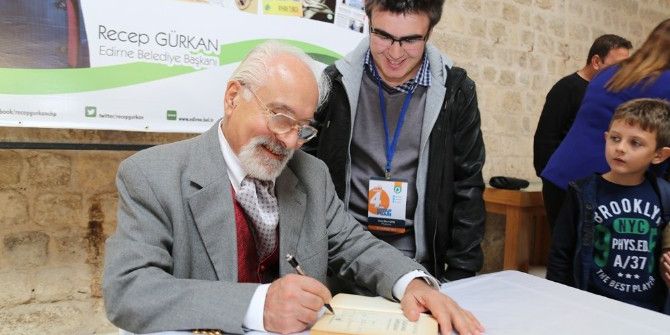 Harçlığını Kitaba Yatırdı