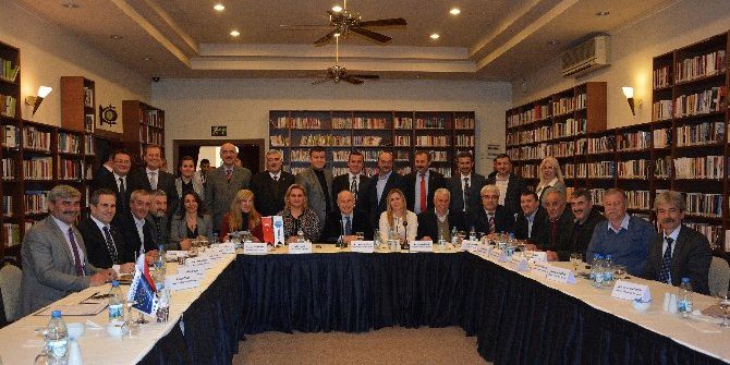 Başkan Hasan Akgün: "Muhtarlarımızın Sorunları Öncelikle Çözülmelidir"