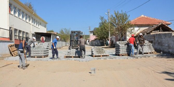 Ahmetlili’nin İçme Suyu Ve Kanalizasyon Hatları Yenilendi