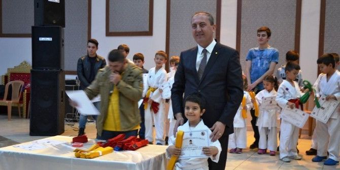 Biga’lı Karateciler Kursu Başarıyla Tamamladı