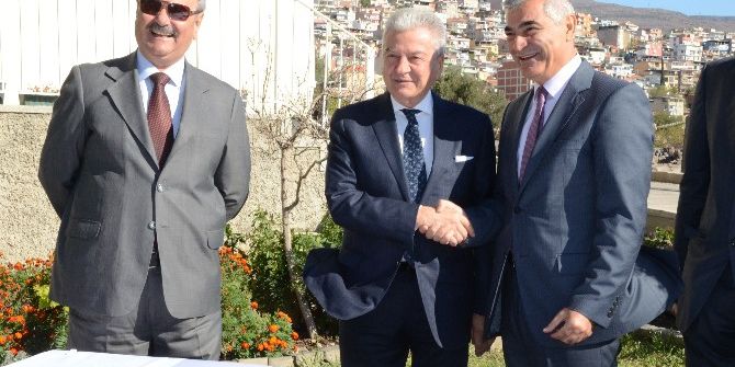 İzmir Ticaret Odası’ndan Tarihi Kazılara 100 Bin Liralık Destek