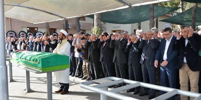 Milli Savunma Eski Bakanı Vecdi Gönül, Erzincan Valiliğini Ziyaret Etti