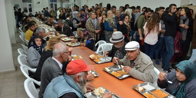 Cem Evi’nde İftar Programı Düzenlendi