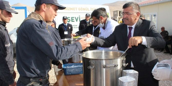 Niğde Belediye Başkanı Faruk Akdoğan, Polis Eğitim Merkezini Ziyaret Etti