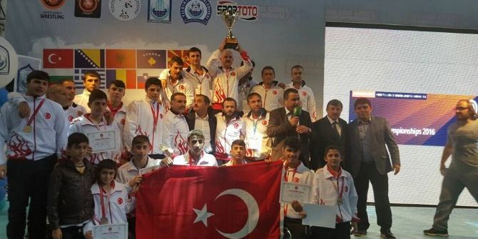 Mersinli Milli Güreşçi Hamza Zopalı Balkan Şampiyonu Oldu