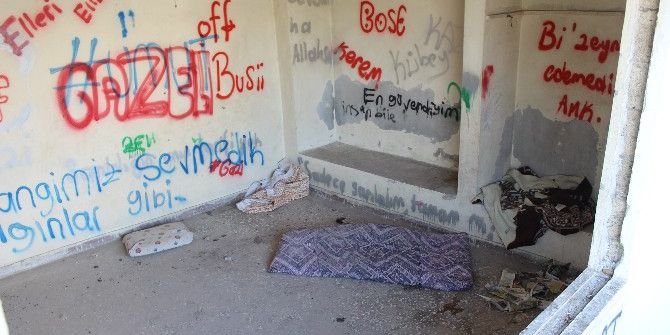 Madde Bağımlıları Metruk Evleri Mesken Tutuyor