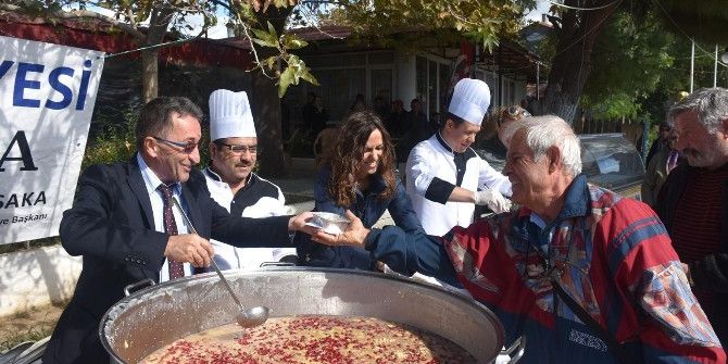 Edremit Belediyesi’nden Aşure Hayrı