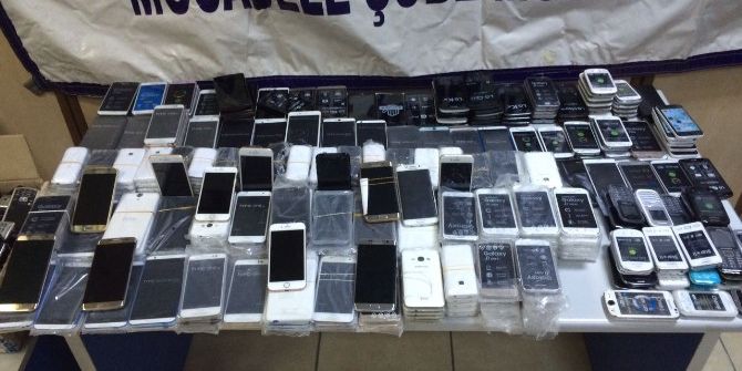 Batman’da 574 Adet Kaçak Cep Telefonu Ele Geçirildi