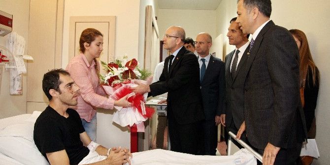 Başbakan Yardımcısı Şimşek’ten Yaralı Polislere Ziyaret