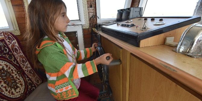 Yaşıtları Oyuncaklarla Oynarken O Tekne Kullanıyor