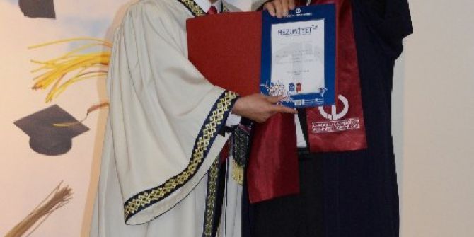 80 Yaşında Üniversiteden Mezun Oldu