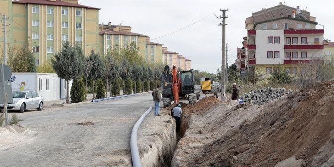 2000 Evlerde İçme Suyu Şebeke Yenileme Çalışmaları Sürüyor
