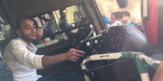 Bursa’da Özel Halk Otobüsü Direksiyonunda "Pes" Dedirten Görüntüler...(düzeltme-tekrar)