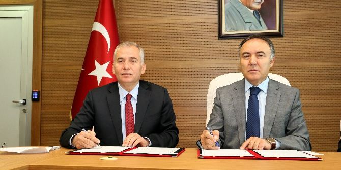 Denizli Büyükşehir İle Valilik Arasında Sağlık Yatırımı Protokolü İmzalandı