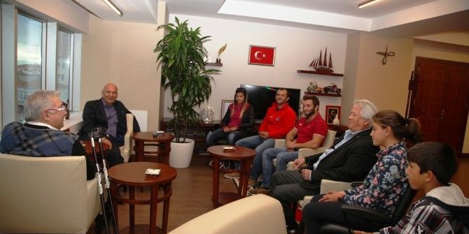 Dragos Yelken Kulübü’nden Başkan Altınok Öz’e Ziyaret