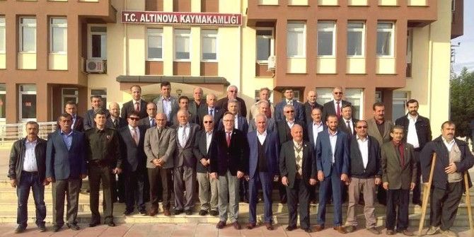 Altınova’da Muhtarlar Günü Kutlandı