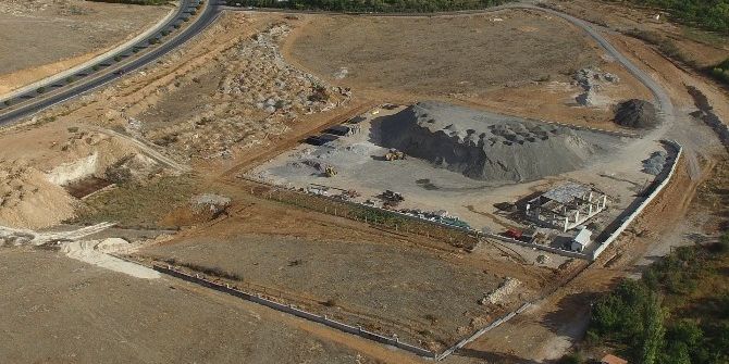 Başkan Polat, Fen İşleri Koordinasyon Merkezinde İncelemelerde Bulundu