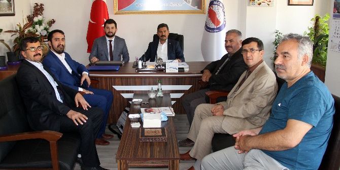 Memur-sen’den Üyelerine Umre Hizmeti