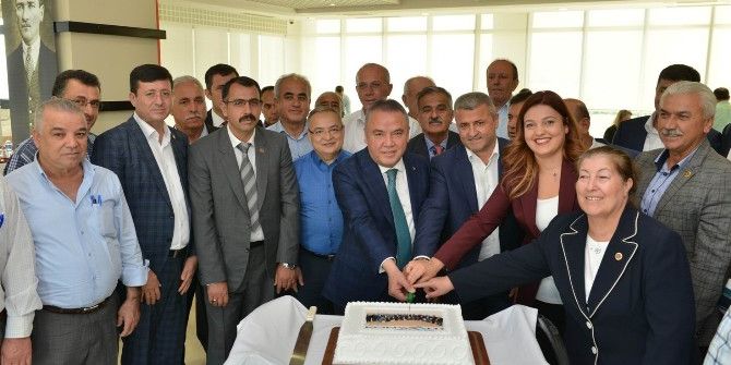 Başkan Böcek Muhtarları Unutmadı