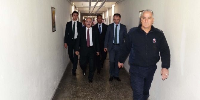 Vali Köşger Cezaevini Ziyaret Etti