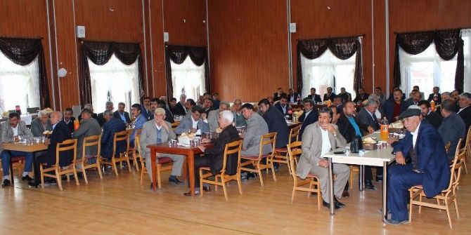 Erciş’te Muhtarlar Günü Buruk Kutlandı