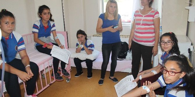 Hatay’da Öğrenciler Gıda Zehirlenmesi Şüphesiyle Hastaneye Kaldırıldı