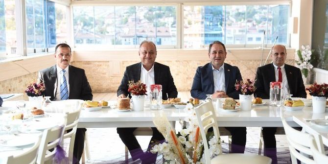 Başkan Babaş, Muhtarlarla Bir Araya Geldi