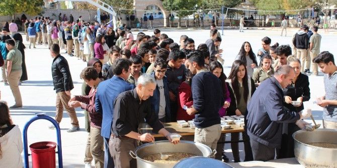15 Temmuz Şehitler Anadolu Lisesinde Aşure Dağıtımı Yapıldı