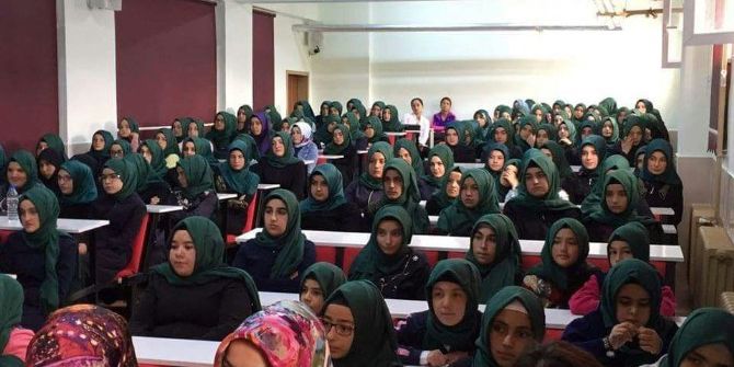 Çamardı Şehit Muttalip Soylu Anadolu İmam Hatip Lisesinde Muhteşem Konferans