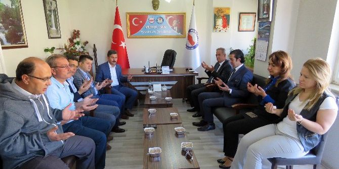 Muğla Memur Sen Üyelerine Aşure Dağıttı.