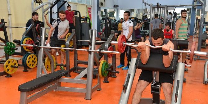 Fitness Salonundan Haftada 500 Kişi Faydalanıyor