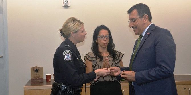 Dedesi Elazığlı Olan Abd’li Müdüre, Bakandan Akrabalarını Bulma Sözü