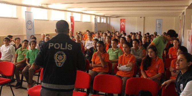 Anlat Bana Polis Amca Projesi