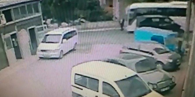 Minibüsün Çarptığı Yaşlı Adam Hastanede Yaşam Mücadelesi Veriyor