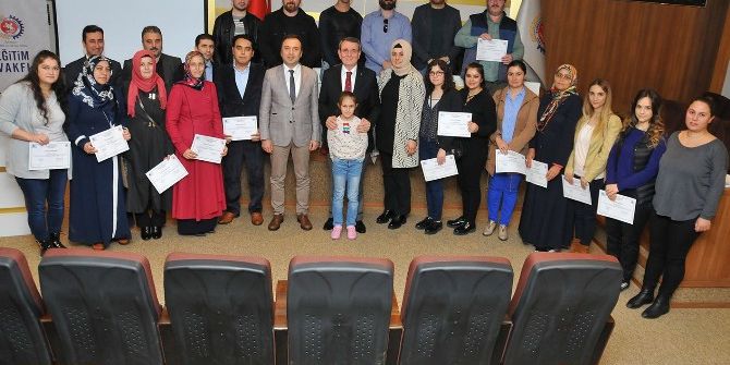 Girişimci Adaylarının Belge Heyecanı