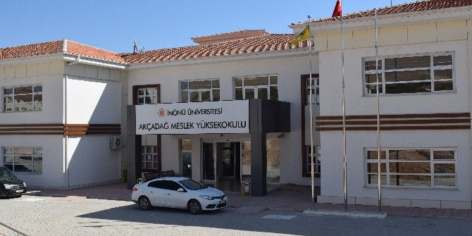 Yurt Sorunu Nedeniyle Öğrenciler Kayıtlarını Sildirdi