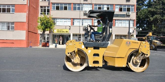 Mersin Büyükşehir Belediyesi’nden Okullara Asfalt Desteği