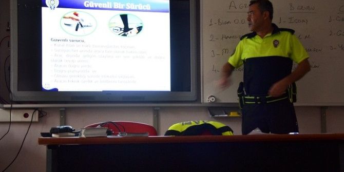 Servis Şoförlerine Eğitim Semineri Düzenlendi