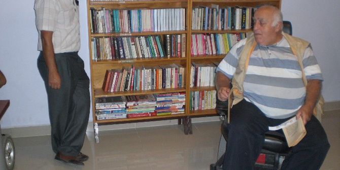 Manavgat Halk Kütüphanesi’nden Engelliler Derneğine Kütüphane