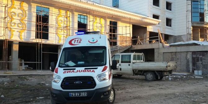 Otel İnşaatından Düşen İşçi Hayatını Kaybetti