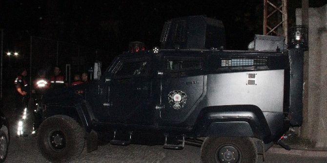 Emniyetin Arka Sokağına El Yapımı Patlayıcı Atıldı