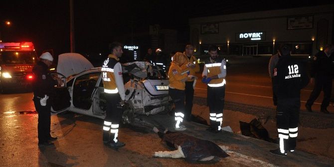 İnegöl’de Feci Kaza: 4 Genç Hayatını Kaybetti