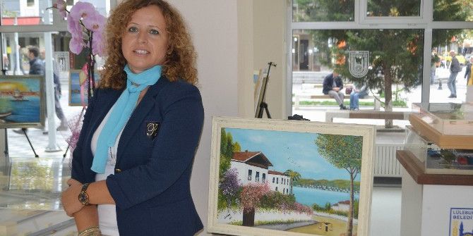 Hobi Olarak Resim Yapmaya Başladı Şimdi Sergisini Açtı